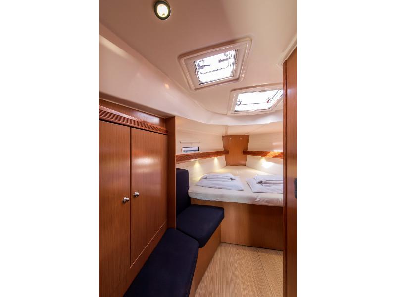 Book yachts online - sailboat - Bavaria 40 Cruiser - Poseidonia - rent