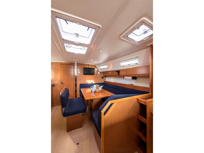 Book yachts online - sailboat - Bavaria 40 Cruiser - Poseidonia - rent