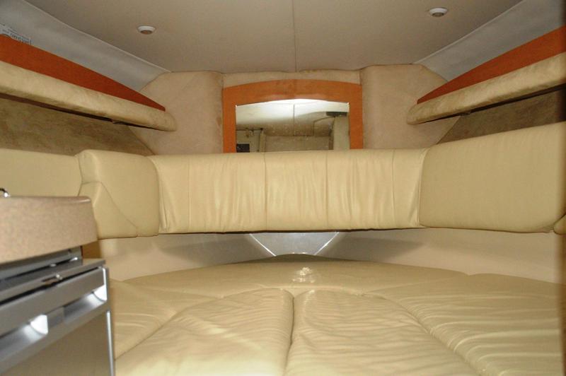 Book yachts online - motorboat - Four Winns 278 Vista White - 985 VD - WHITE - rent