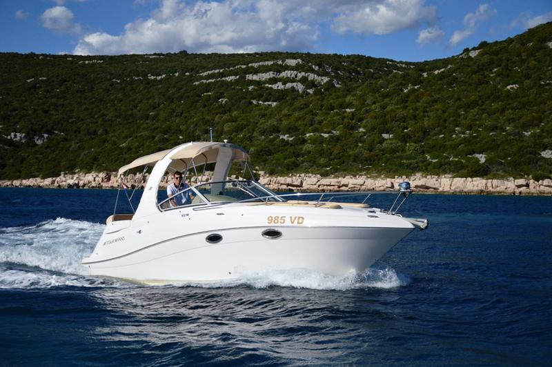Book yachts online - motorboat - Four Winns 278 Vista White - 985 VD - WHITE - rent