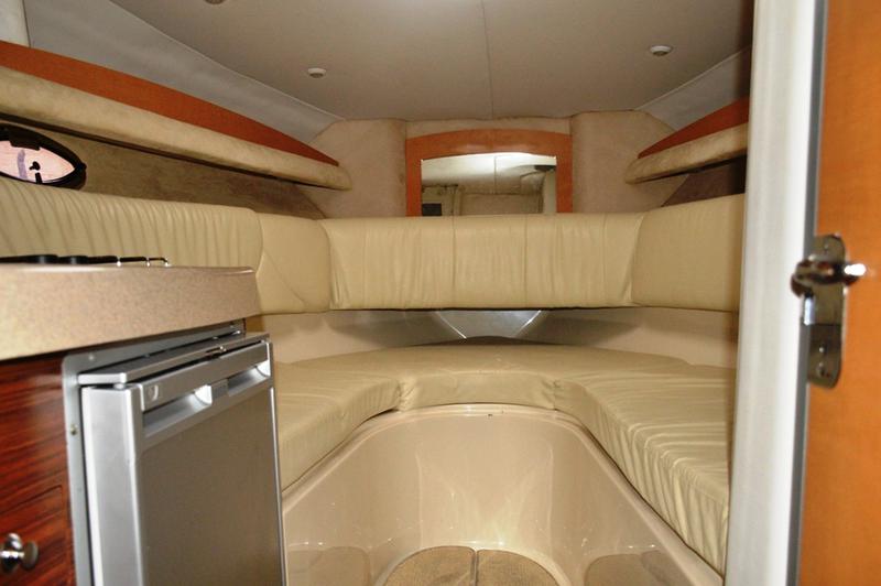 Book yachts online - motorboat - Four Winns 278 Vista White - 985 VD - WHITE - rent