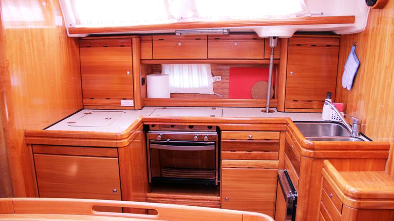 Book yachts online - sailboat - Bavaria 46 Cruiser - SEA PERK - rent
