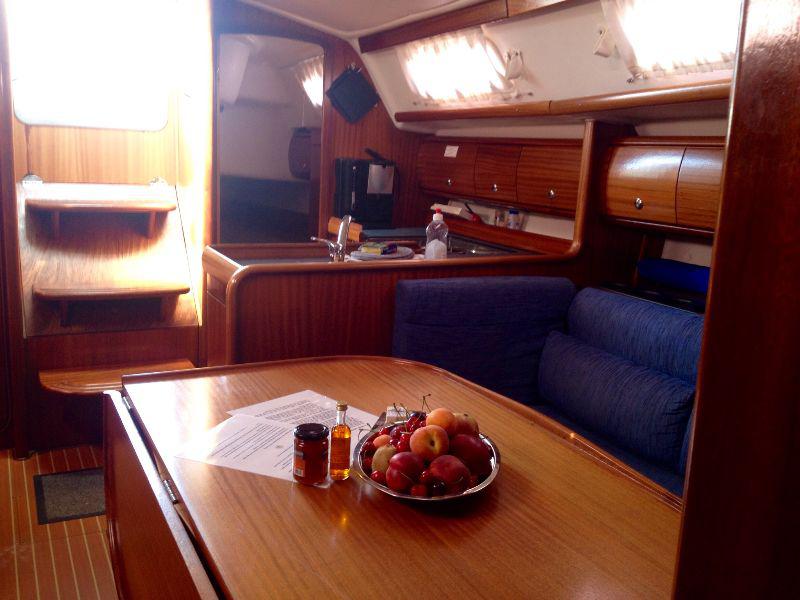 Book yachts online - sailboat - Bavaria 36 - MELINA - rent