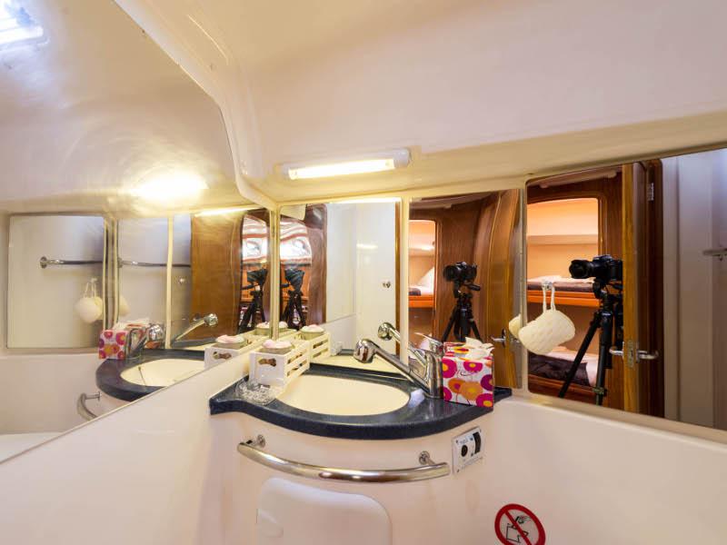 Book yachts online - sailboat - Bavaria 46 Cruiser - Midas  - Bow &amp; Solar - rent