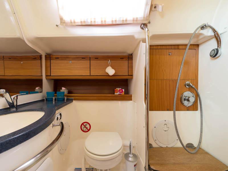 Book yachts online - sailboat - Bavaria 46 Cruiser - Midas  - Bow &amp; Solar - rent