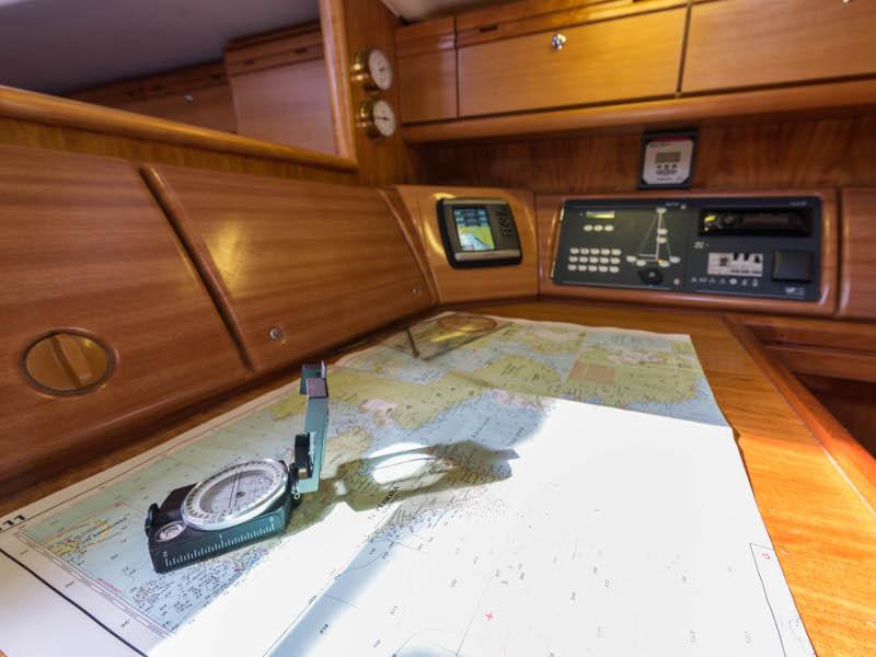 Book yachts online - sailboat - Bavaria 46 Cruiser - Zefyros - Bow &amp; Solar - rent