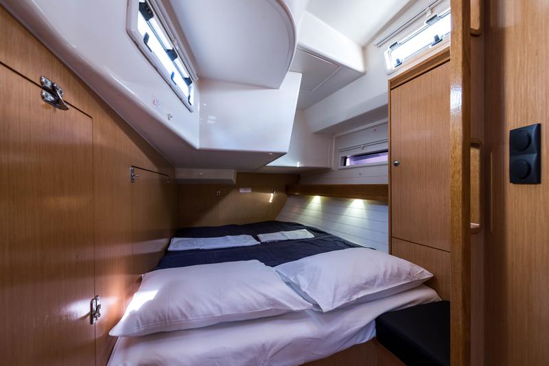 Book yachts online - sailboat - Bavaria Cruiser 50 - Altair - Bow &amp; Solar - rent