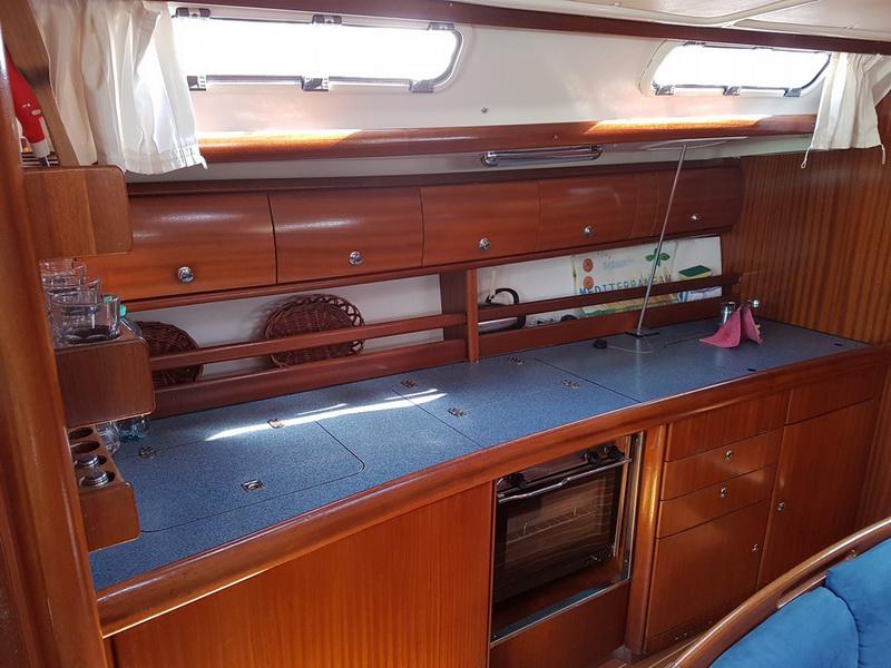 Book yachts online - sailboat - Bavaria 44 - Antares - rent