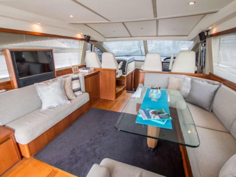 Book yachts online - motorboat - Princess V70 - Noble Beauty - rent