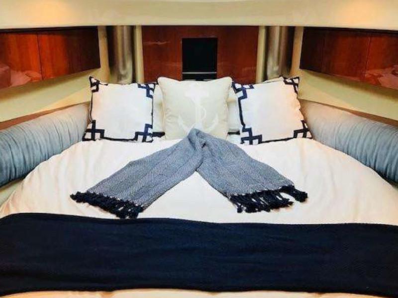 Book yachts online - motorboat - Sealine SC 38 - White Lightening - rent