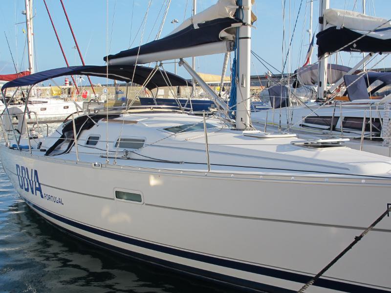 Book yachts online - sailboat - Oceanis 323 - PARALELO - rent