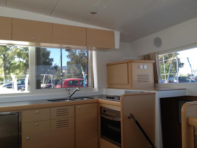Book yachts online - catamaran - Lagoon 421 - Apre' ski - rent