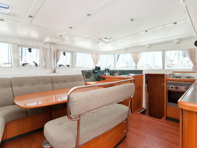 Book yachts online - catamaran - Lagoon 440 - Zippi - rent