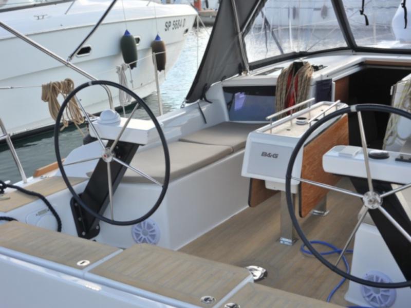 Book yachts online - sailboat - Dufour 360 Grand Large - Tidal Bay - rent