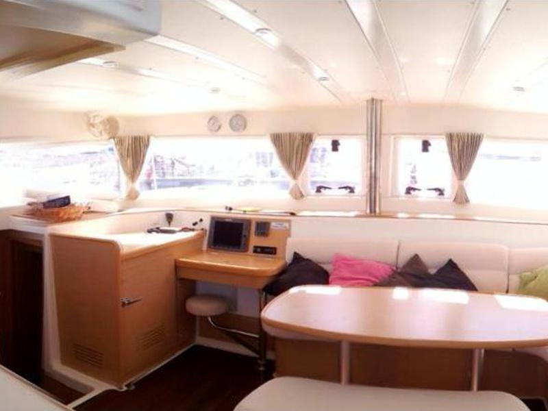Book yachts online - catamaran - Lagoon 421 - Double 7 - rent
