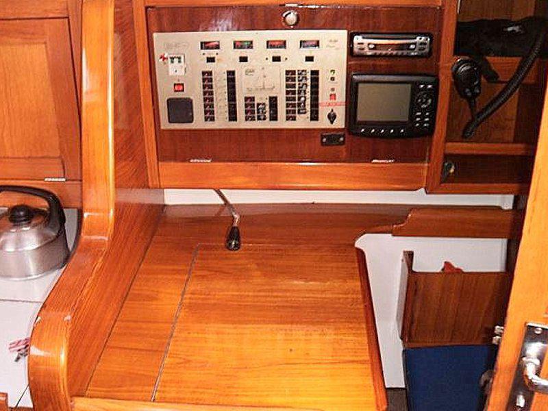 Book yachts online - sailboat - Elan 431 - LEO - rent
