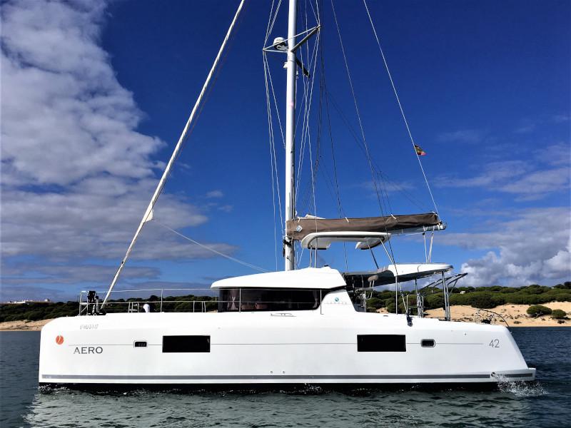 Book yachts online - catamaran - Lagoon 42 - Aero - rent
