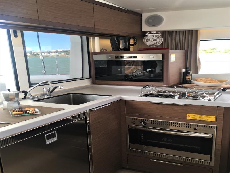 Book yachts online - catamaran - Lagoon 40 - Cat 40 - rent