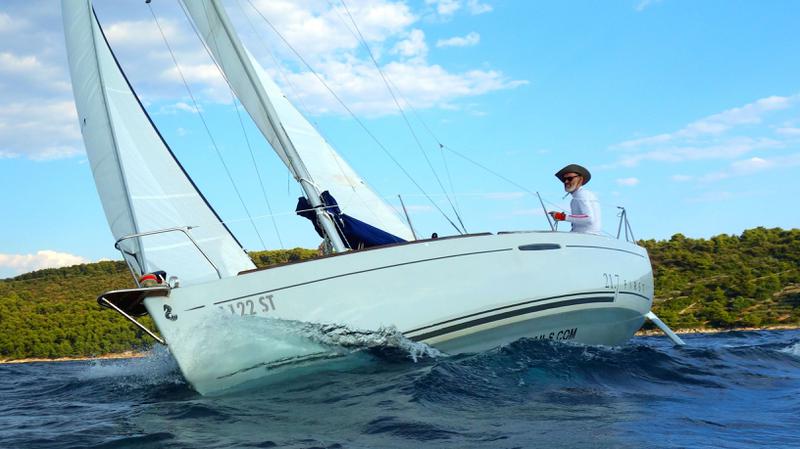 Book yachts online - sailboat - Beneteau First 21.7 - Vidra - rent