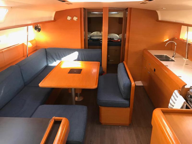 Book yachts online - sailboat - Sun Odyssey 519 - Alboran Bourbon (Cabo Verde) - rent