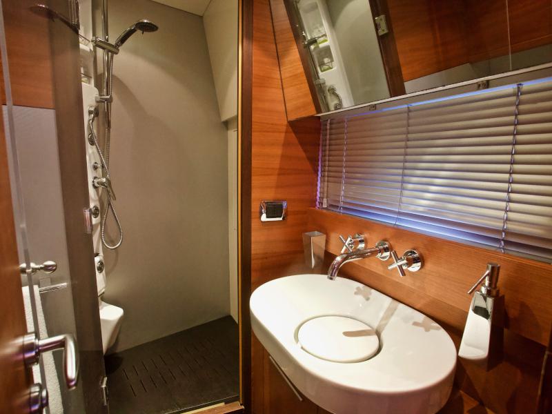 Book yachts online - motorboat - Aicon 75 - Lutetia - rent