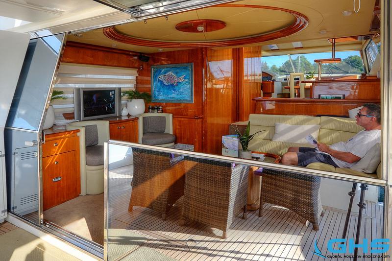 Book yachts online - motorboat - Ferretti 680 - Estella GENERALLY REFIT 2013 - rent