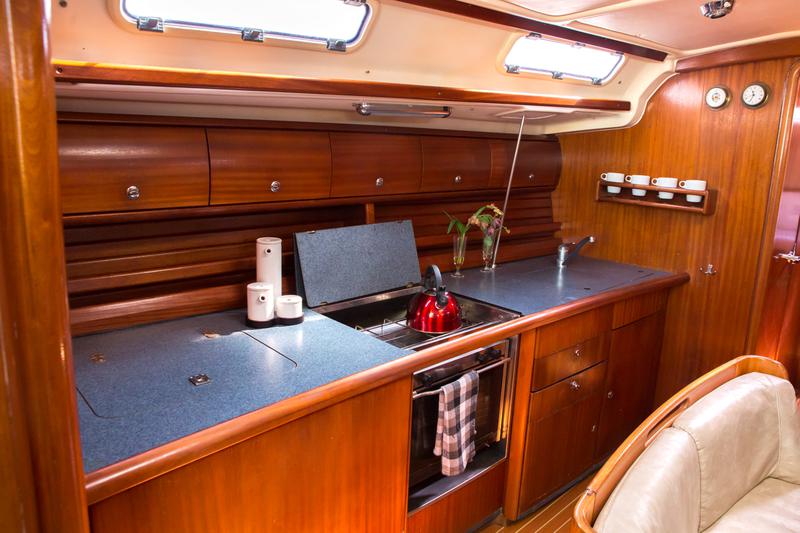 Book yachts online - sailboat - Bavaria 44 - Bavaria 44 (2002) - rent