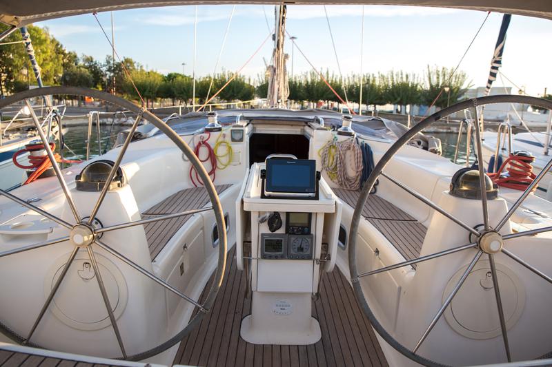 Book yachts online - sailboat - Bavaria 44 - Bavaria 44 (2002) - rent