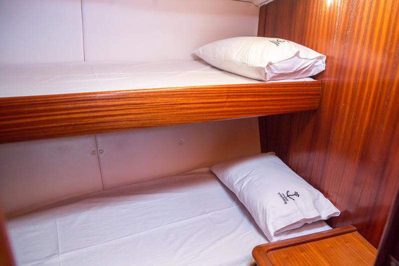 Book yachts online - sailboat - Bavaria 44 - Bavaria 44 (2002) - rent