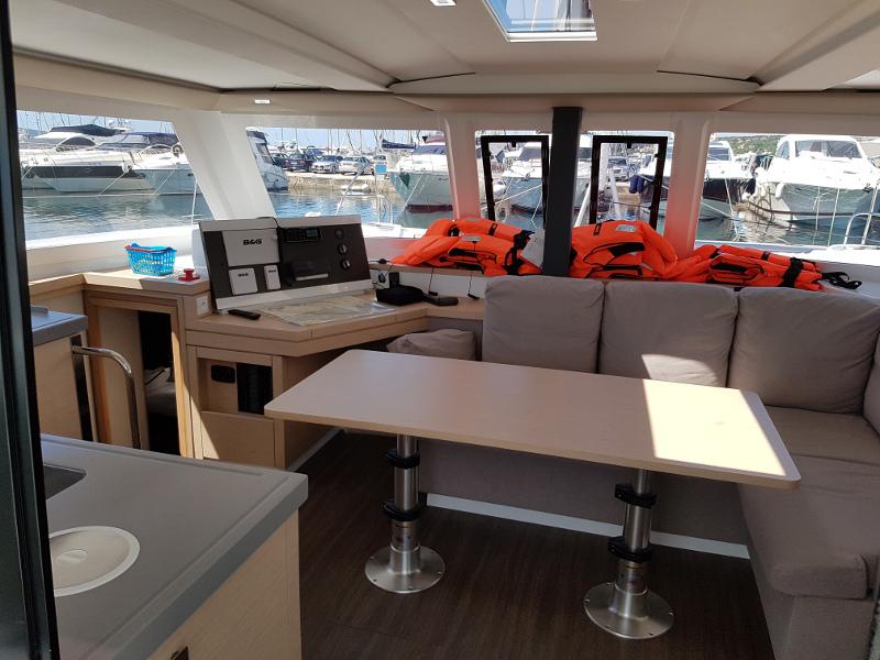 Book yachts online - catamaran - Fountaine Pajot Lucia 40 - Luce, A/C - Generator, A/C, Watermaker - 2017. - rent