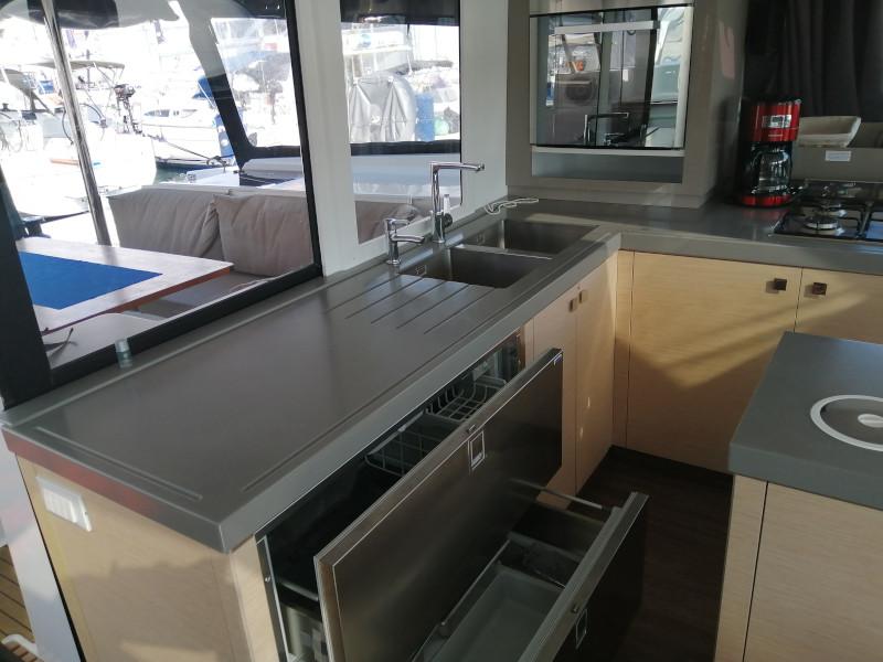 Book yachts online - catamaran - Saona 47 - Aquarius III - rent