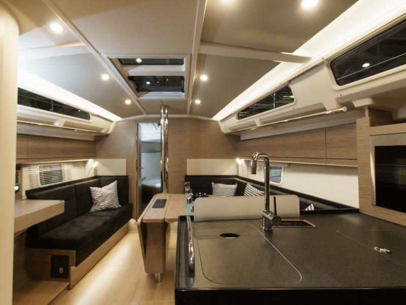 Book yachts online - sailboat - Hanse 418 - Aloisia - rent