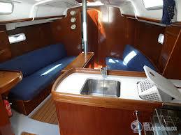 Book yachts online - sailboat - Oceanis 323 - Aife - rent