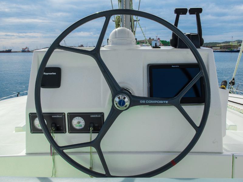 Book yachts online - catamaran - Bali 4.5 - Advocat - rent