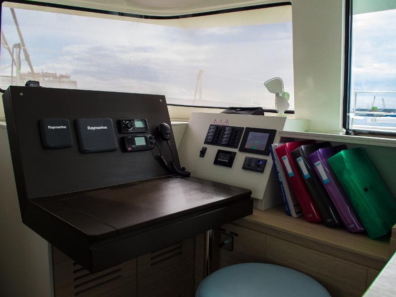 Book yachts online - catamaran - Bali 4.5 - Advocat - rent