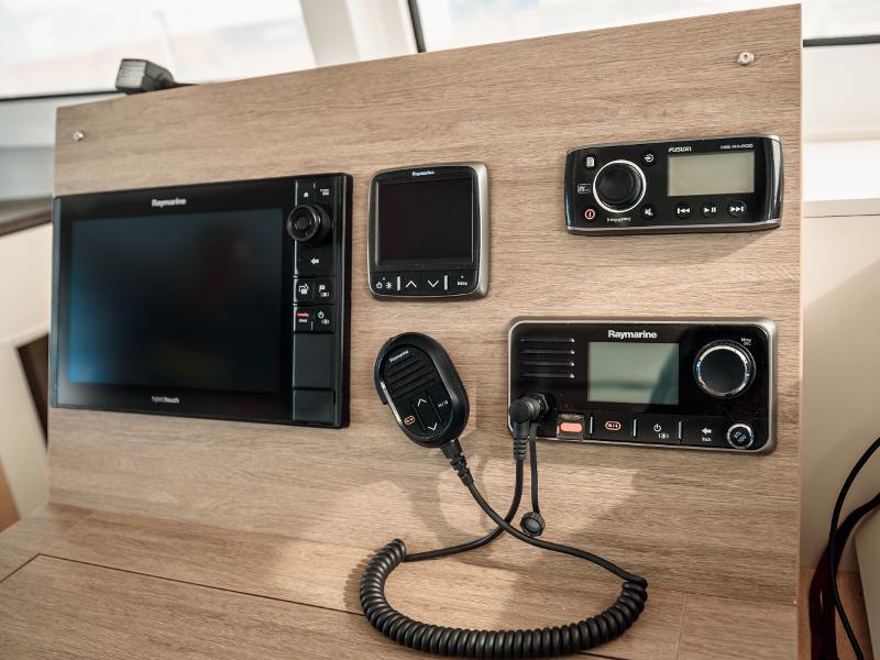 Book yachts online - catamaran - Bali 4.5 - Butterfly - rent
