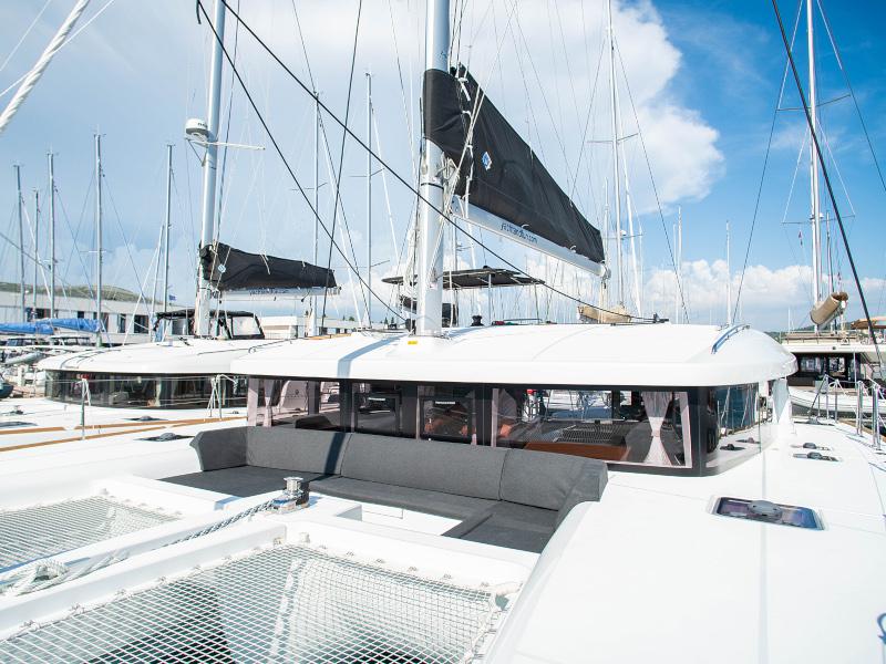 Book yachts online - catamaran - Lagoon 450 Sport - Hanna I. - rent