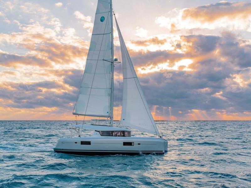 Book yachts online - catamaran - Lagoon 42 - Edita - rent