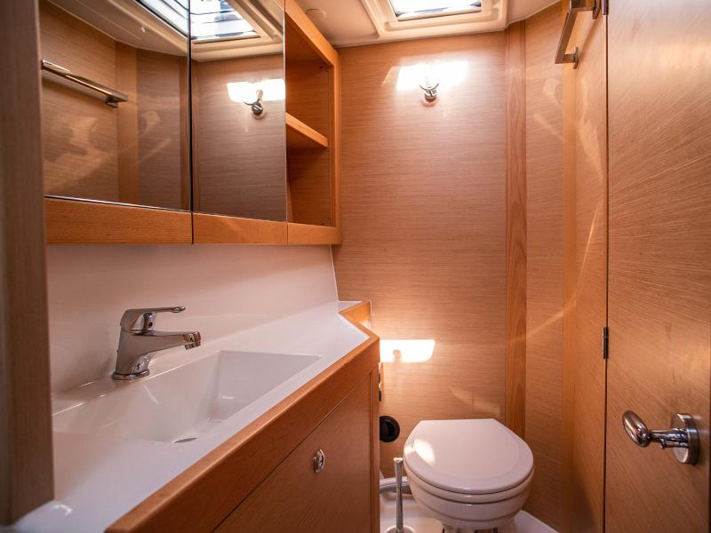 Book yachts online - catamaran - Lagoon 39 - Daniela - rent