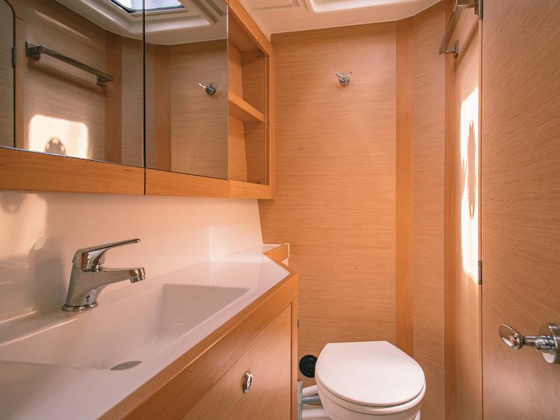 Book yachts online - catamaran - Lagoon 39 - Daniela - rent