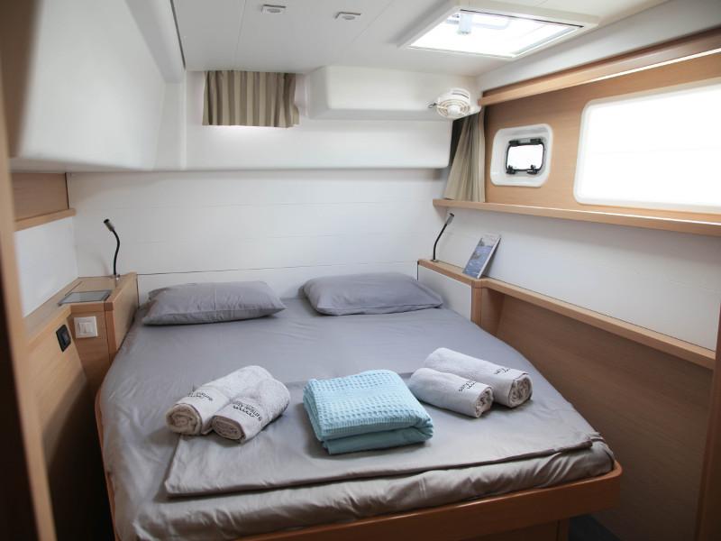 Book yachts online - catamaran - Lagoon 450 - Poseidon - rent