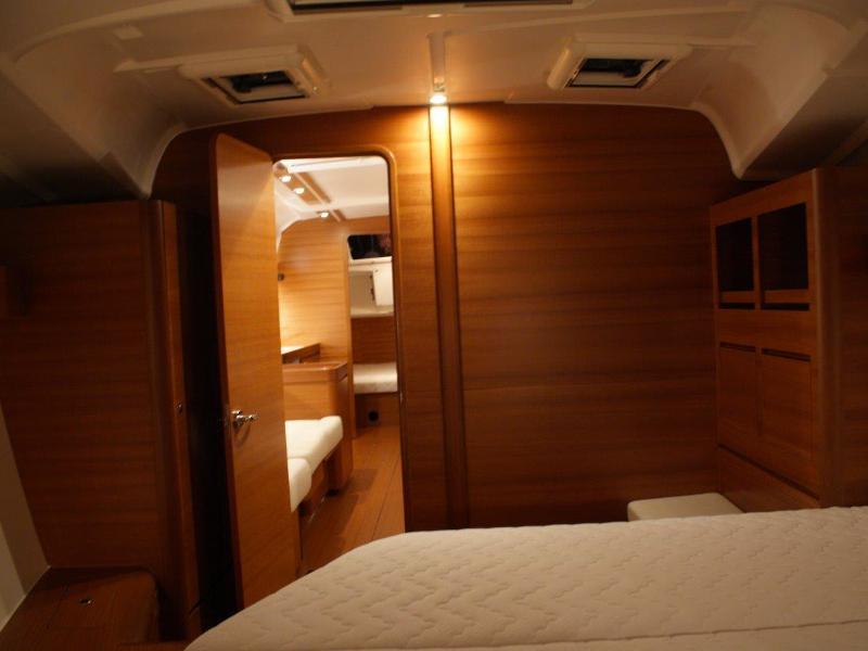 Book yachts online - sailboat - Dufour 410 Grand Large - Sjarm - rent