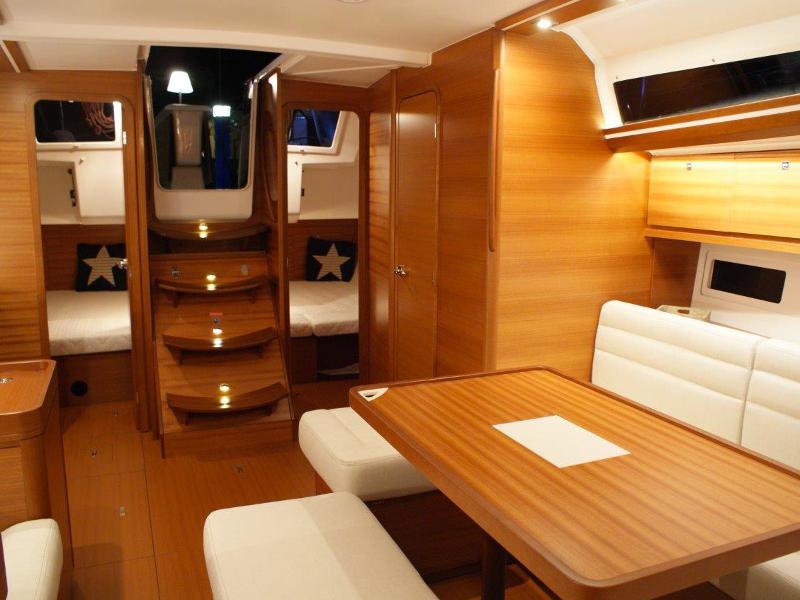 Book yachts online - sailboat - Dufour 410 Grand Large - Sjarm - rent