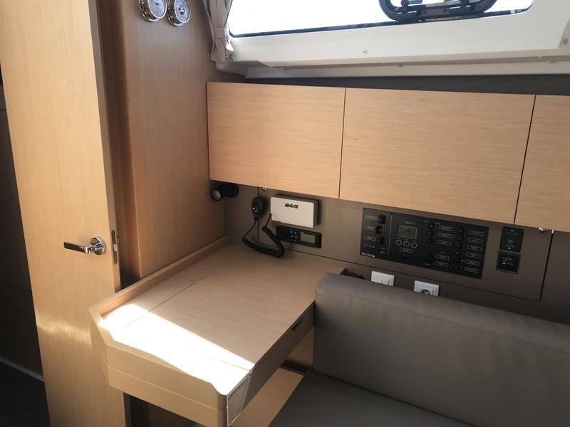 Book yachts online - sailboat - Oceanis 35.1 - Atlas - rent