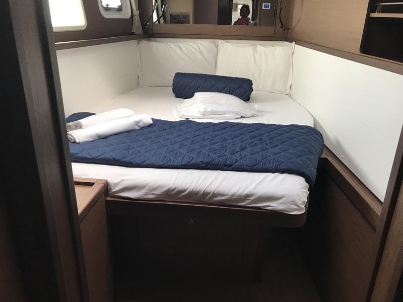 Book yachts online - catamaran - Lagoon 450F - Cor Caroli (TOR) - rent