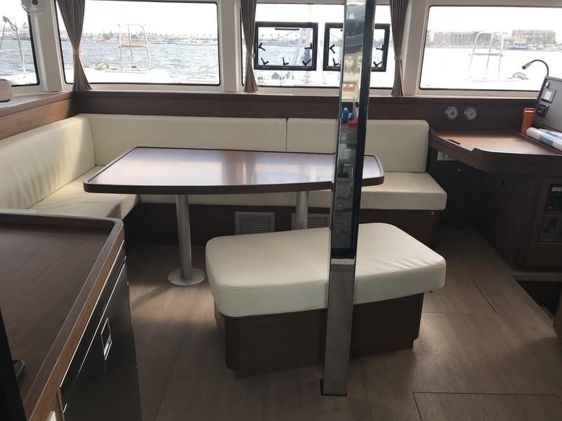 Book yachts online - catamaran - Lagoon 42 - Beta Serpentis (A/C, WM, Generator, Inverter) - rent