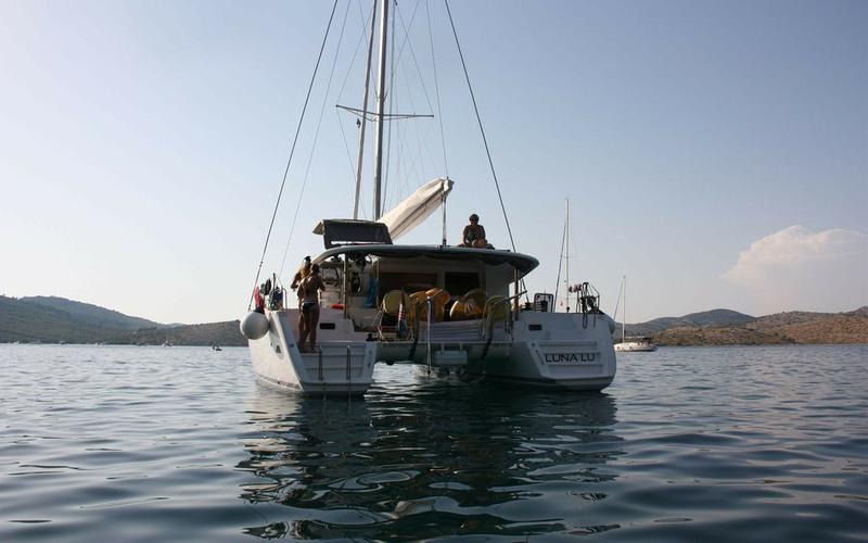 Book yachts online - catamaran - Lagoon 400 S2 - Luna Lu (PMI) - rent