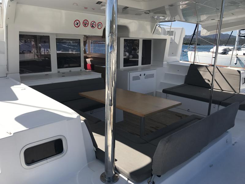 Book yachts online - catamaran - Lagoon 450F - Only Blue (WM, Generator, Inverter, Fans) - rent