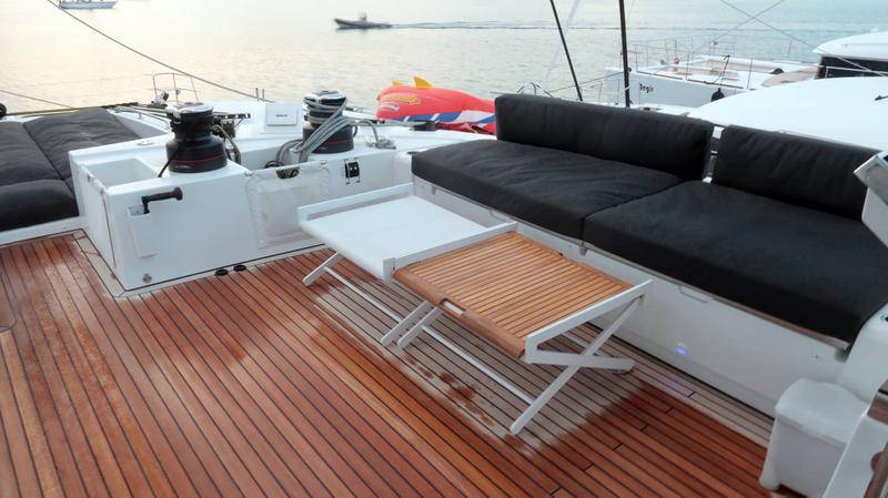 Book yachts online - catamaran - Lagoon 620 - Blue Eclipse - rent