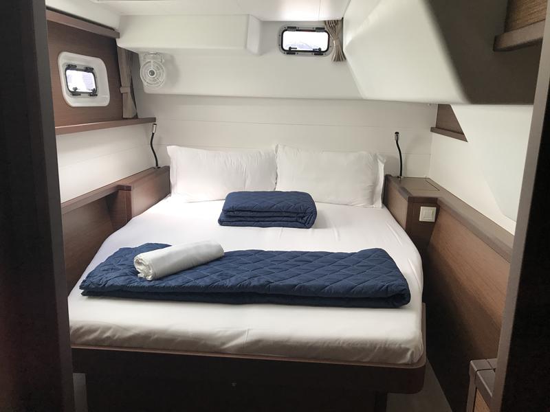 Book yachts online - catamaran - Lagoon 450F - Rigel Kentaurus (SXM) - rent